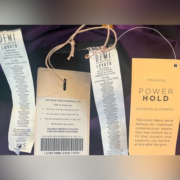 fabletics Demi Lovato 2 two piece activewear outfit- crop top leggings NWT NEW - Picture 12 of 12